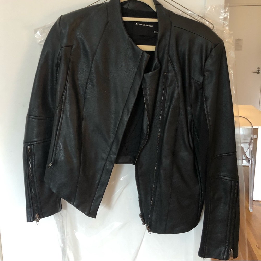 Olivaceous black leather jacket. Size L